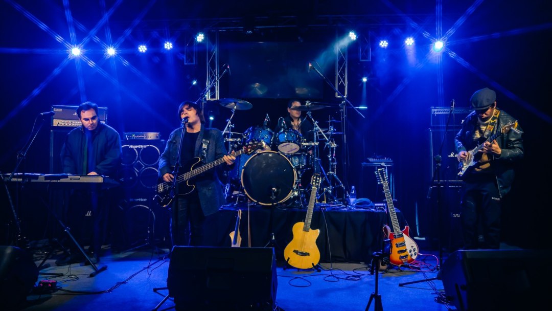 Gato Llamarada El Metal Tranquilo de su Voz